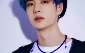 娱乐圈都在吃肖战王一博的瓜,肖战王一博瓜香四溢，粉丝纷纷围观