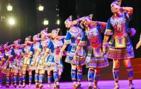 娱乐吃瓜酱高中文艺汇演